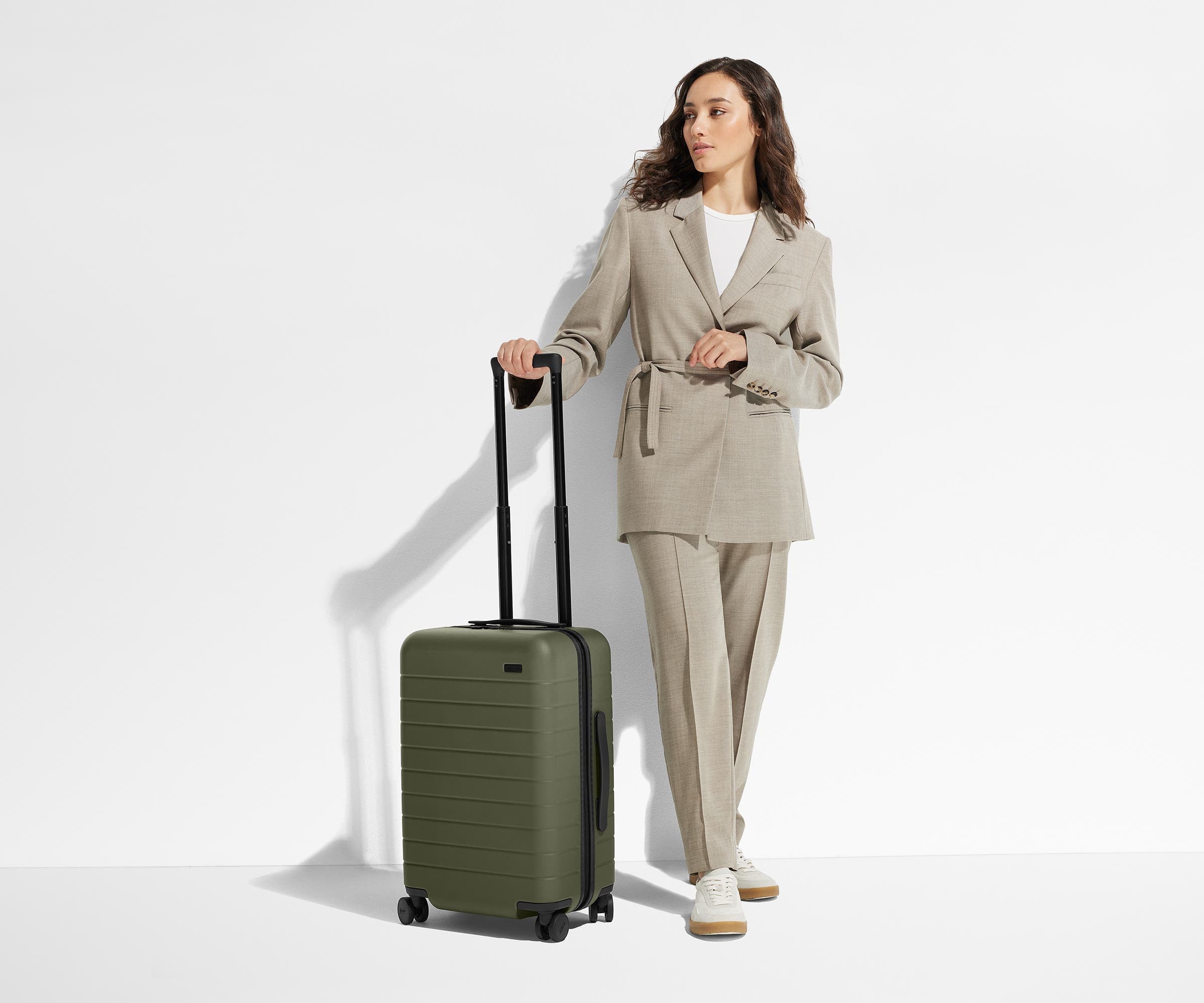 PDP_PC_Matte_Talent_Olive_CAR_01_e3c13e72-729a-4645-a2ba-8f0bcc61e0bb.jpg